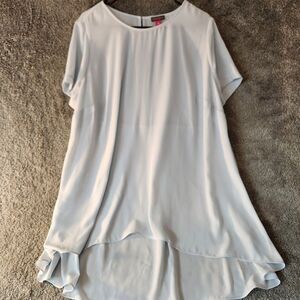 Vince Camuto Womens Tunic Blouse Size 1X Light Blue Loose Flowing Design